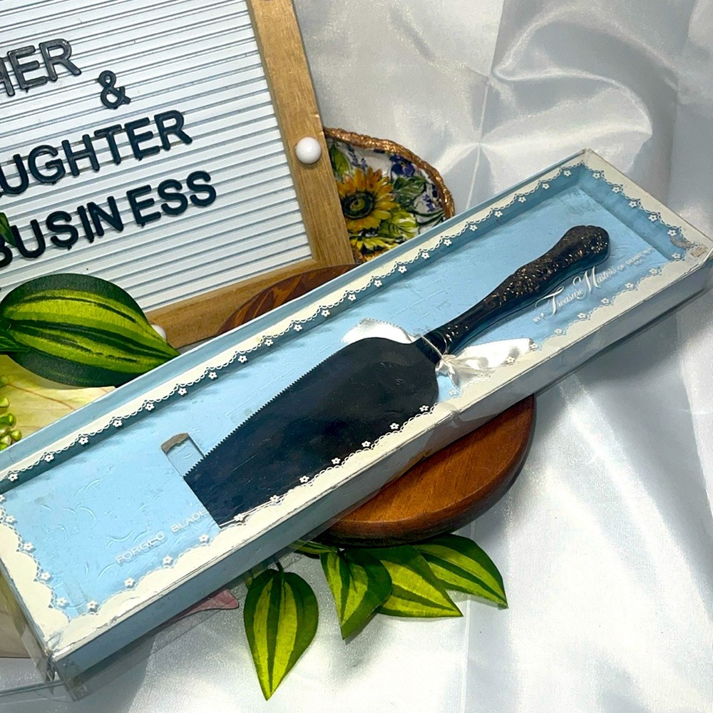 Treasure Masters Cake Knife Forged Blade Vintage Handle 9 1/2" Pie Server